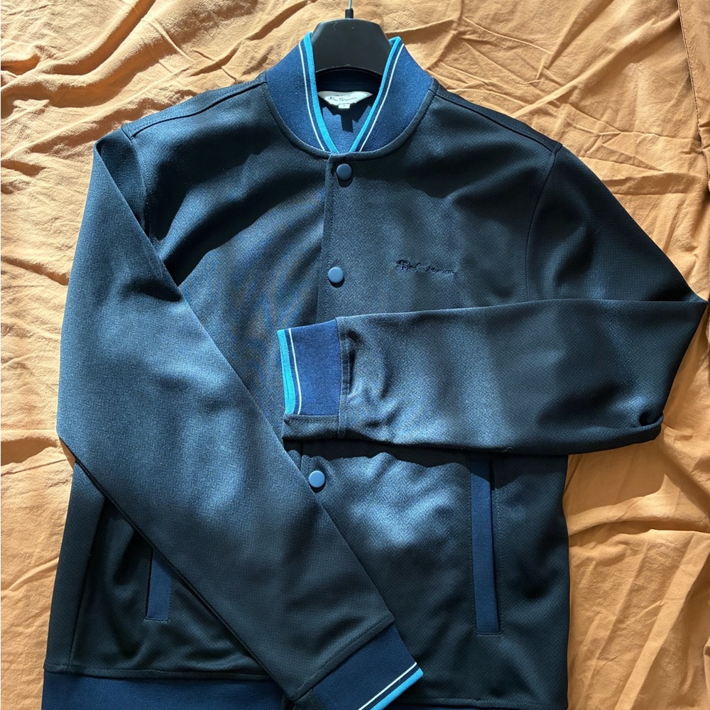 Ben Sherman Navy Bomber Jacket. Lightweight and stylish.